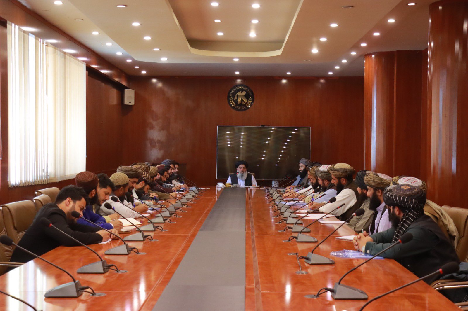 مولوي نورجلال جلالي د سویل لویدیځ زون د عامې روغتیا له مسولینو سره ناسته وکړه