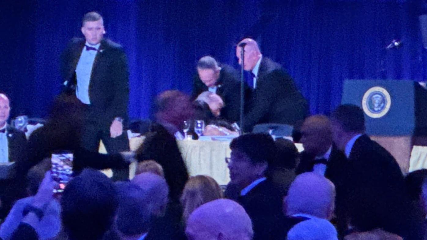 سپینه ماڼۍ کې ډزې؛ ټرمپ او د کابینې غړو ته کوم زیان نه دی اوښتی