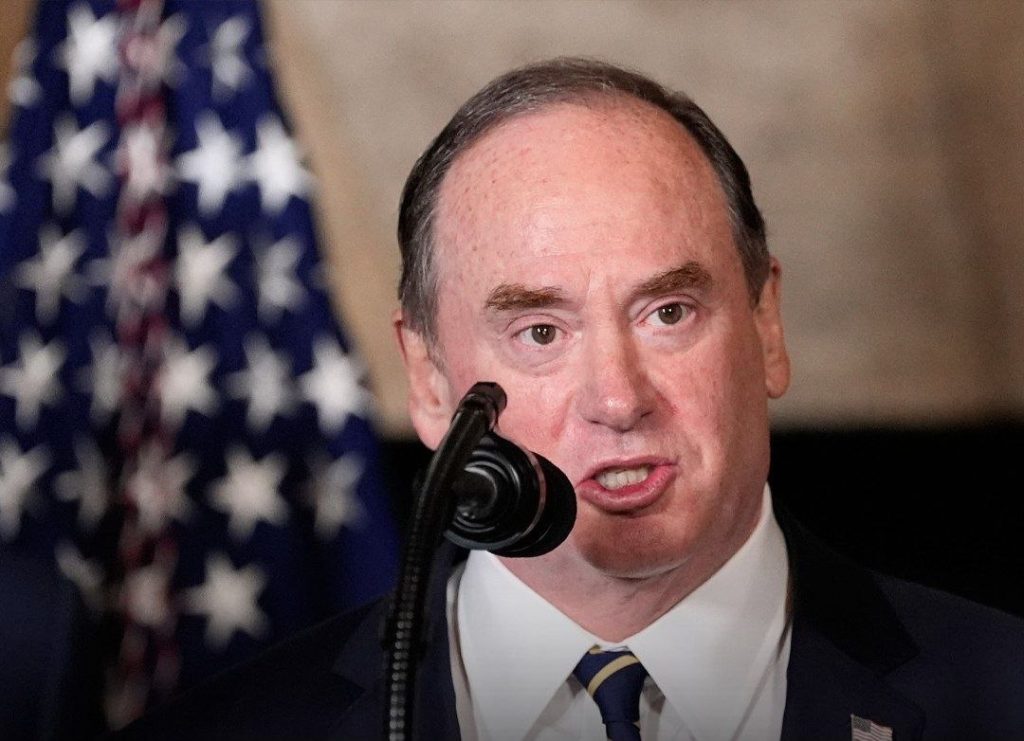 د امریکا سمندري ځواک وزیر له دندې استعفا وکړه