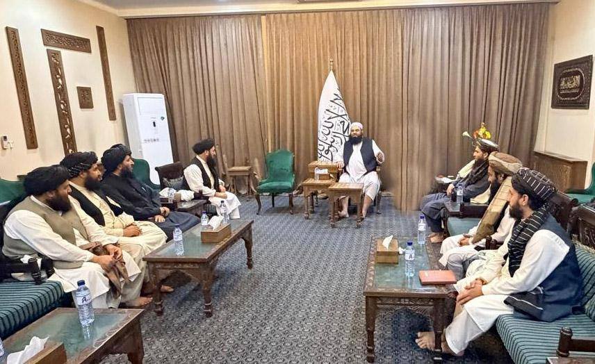 د مولوي عبدالکبیر او د لوګر والي لیدنه؛ د راستنو شویو کډوالو د ستونزو پر حل خبرې شوي